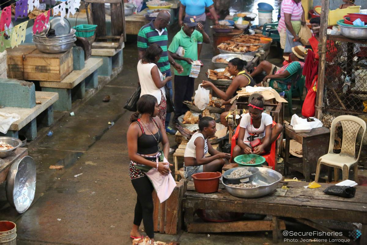 Buenaventura seafood galleria. - Photo by Jean-Pierre Larroque