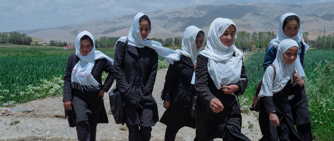 Afghan school children 