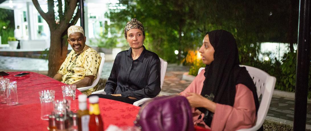 Somali women discussing business 